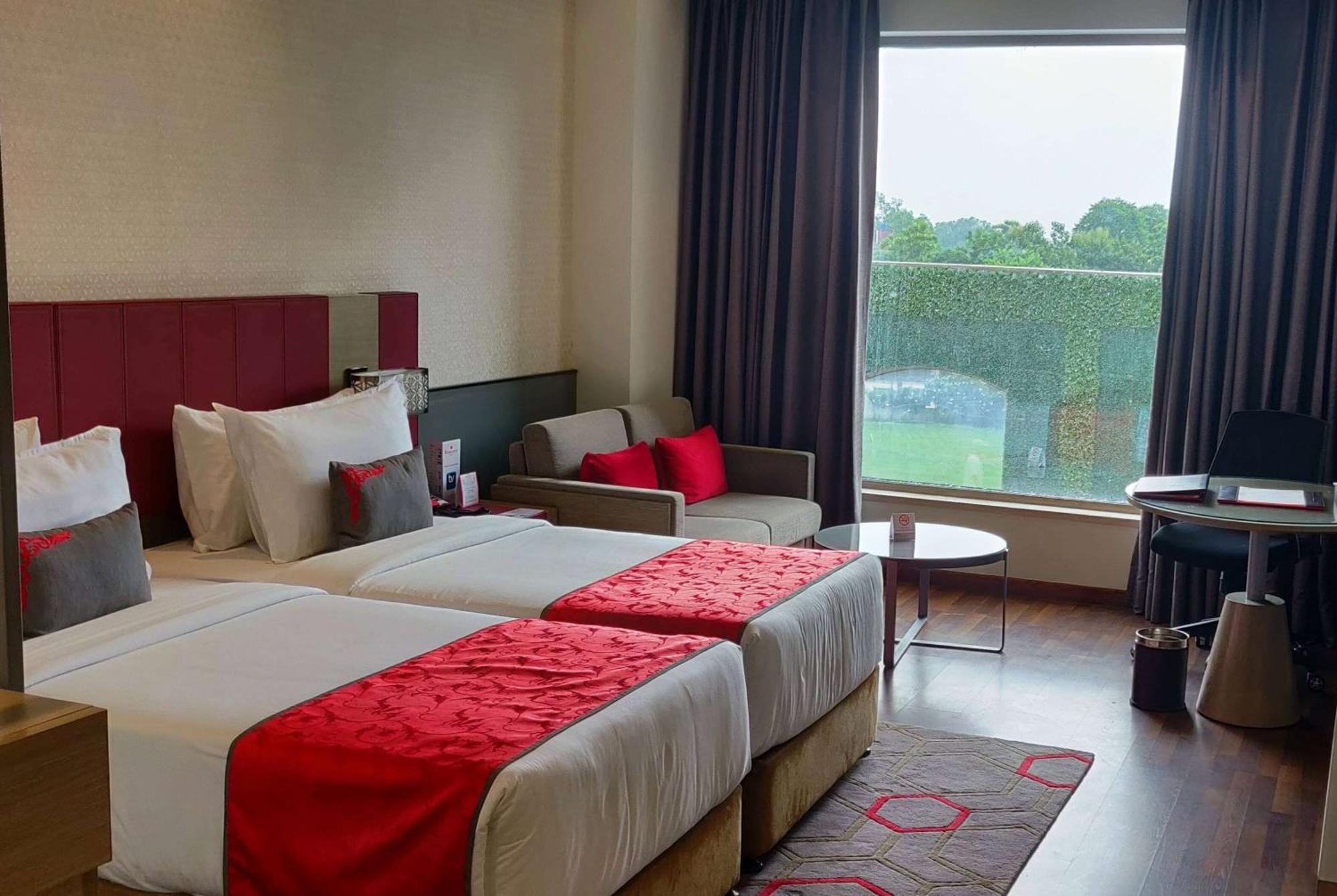 Ramada Plaza By Wyndham Lucknow 호텔 외부 사진